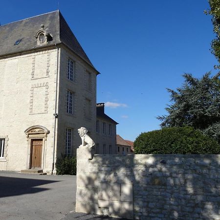 Le Seigneur De Bons Appartement Buitenkant foto