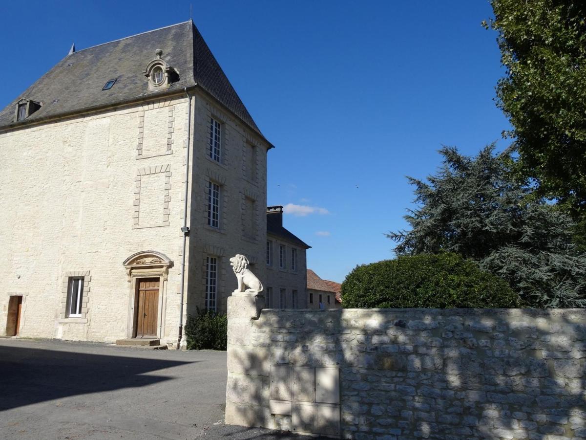 Le Seigneur De Bons Appartement Buitenkant foto